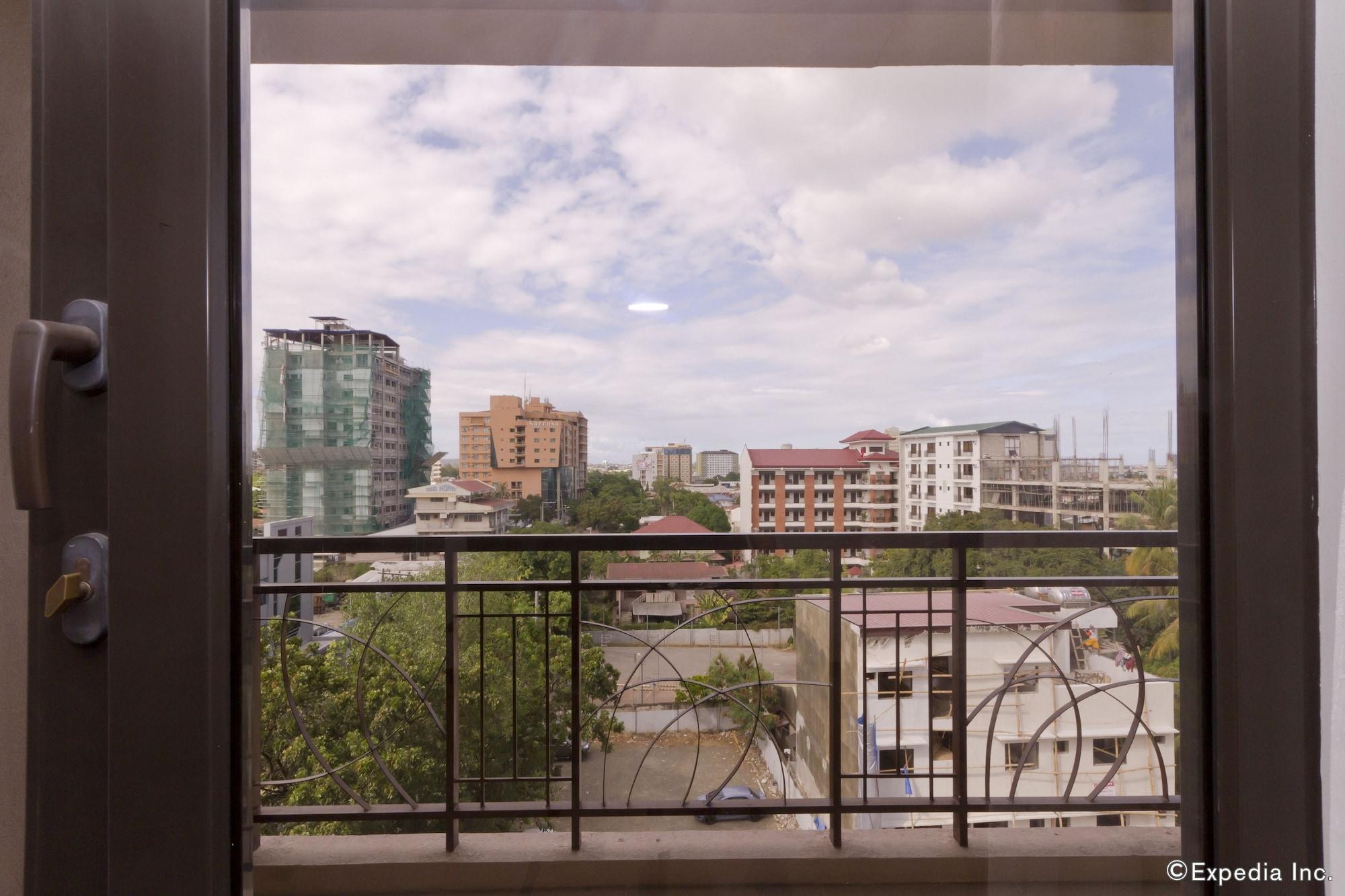 Castle Peak Hotel - Multiple Use Hotel Cebu Stadt Exterior foto