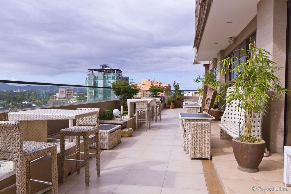 Castle Peak Hotel - Multiple Use Hotel Cebu Stadt Exterior foto