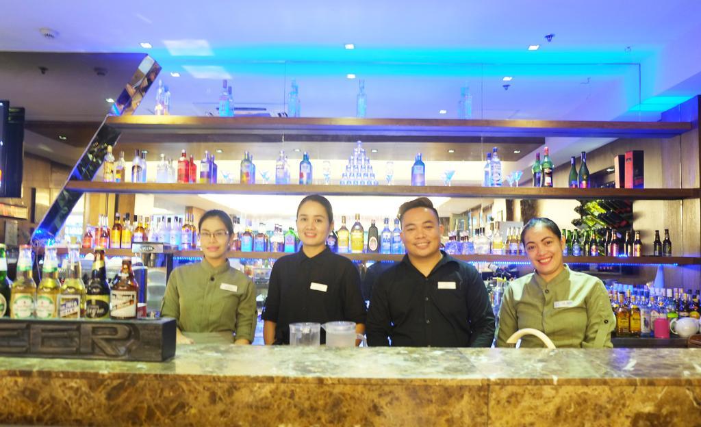 Castle Peak Hotel - Multiple Use Hotel Cebu Stadt Exterior foto